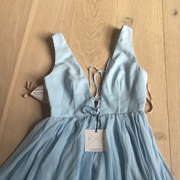 Fame and partners light blue dress size US 4 - Picture 3 of 4
